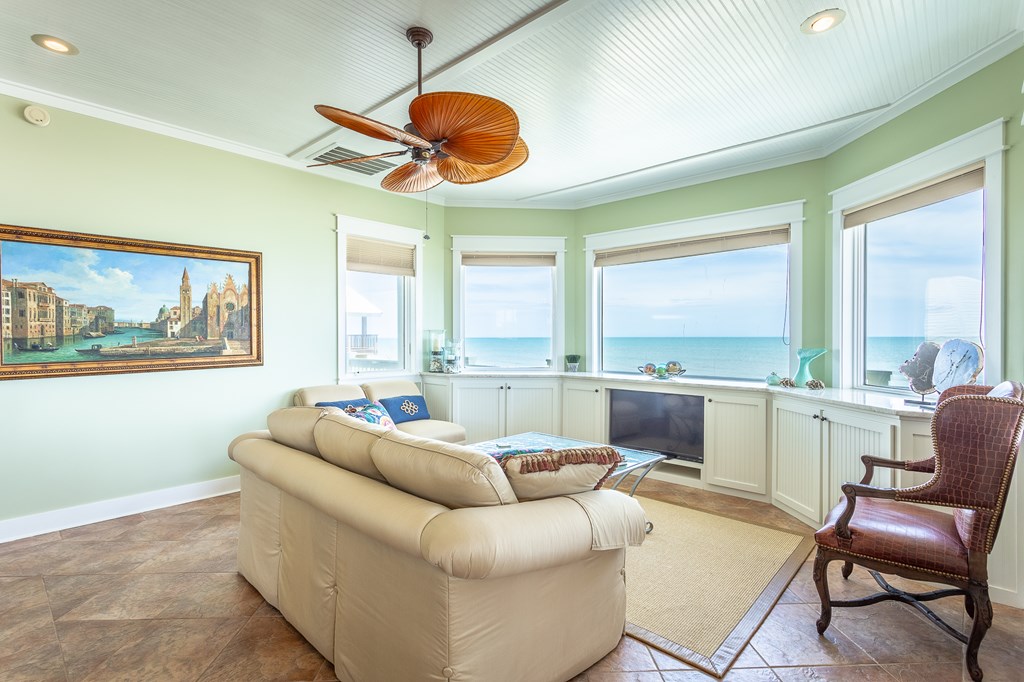 2136 Palmetto Way, St. George Island 32328