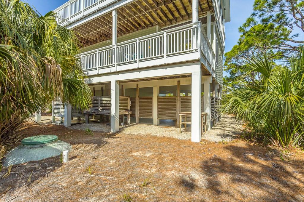 1704 Magnolia Rd, St. George Island 32328