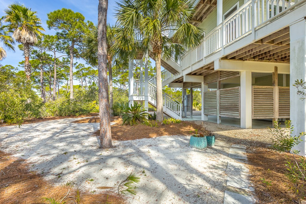 1704 Magnolia Rd, St. George Island 32328