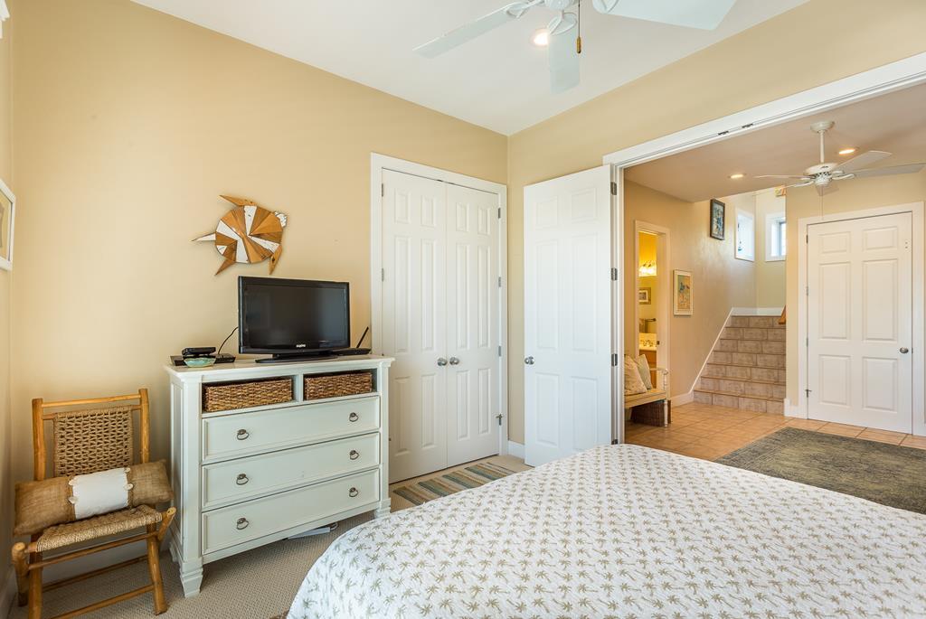 1704 Magnolia Rd, St. George Island 32328