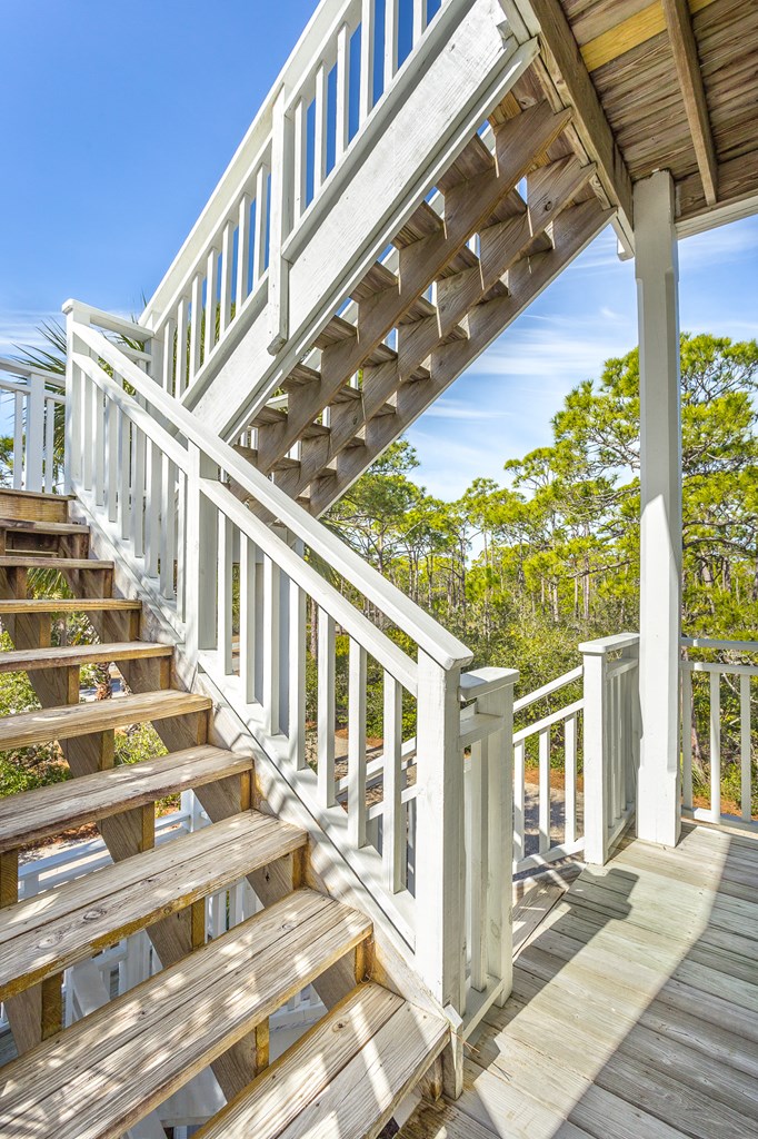 1704 Magnolia Rd, St. George Island 32328