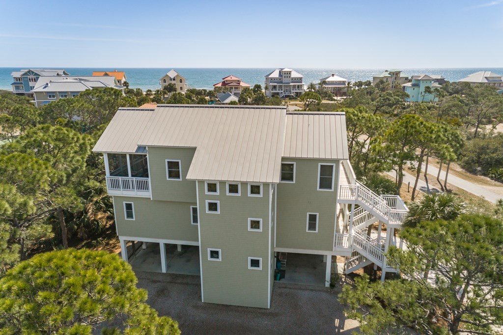 1704 Magnolia Rd, St. George Island 32328
