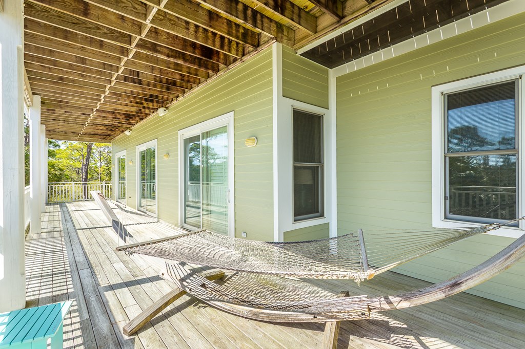 1704 Magnolia Rd, St. George Island 32328