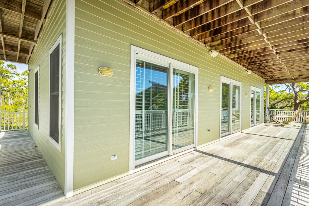 1704 Magnolia Rd, St. George Island 32328