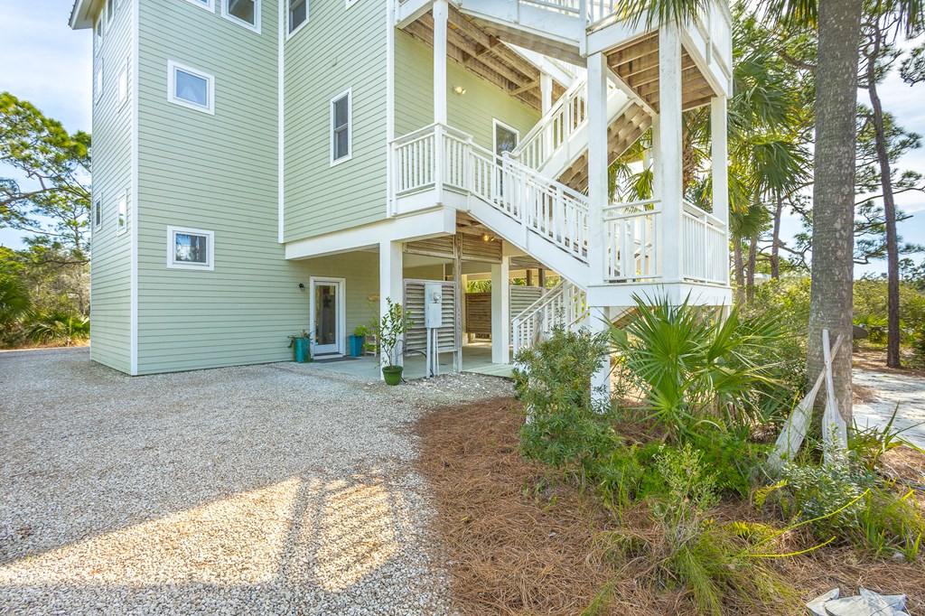 1704 Magnolia Rd, St. George Island 32328