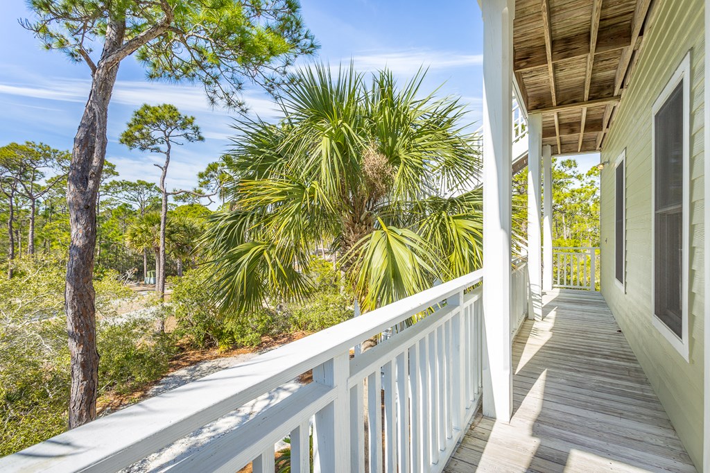 1704 Magnolia Rd, St. George Island 32328