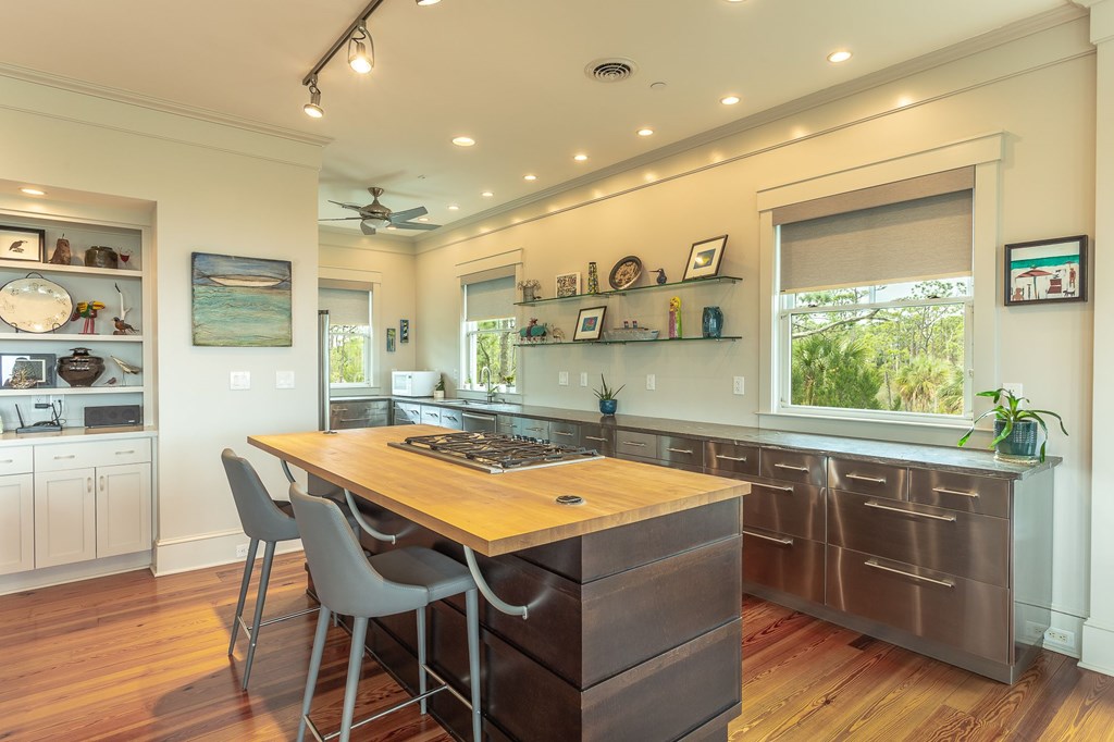 1723 Kingfisher Rd, St. George Island 32328