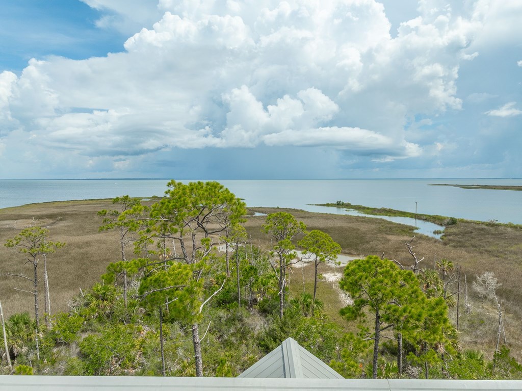 1723 Kingfisher Rd, St. George Island 32328