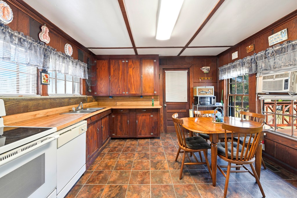 1115 Tallahassee St, 32322