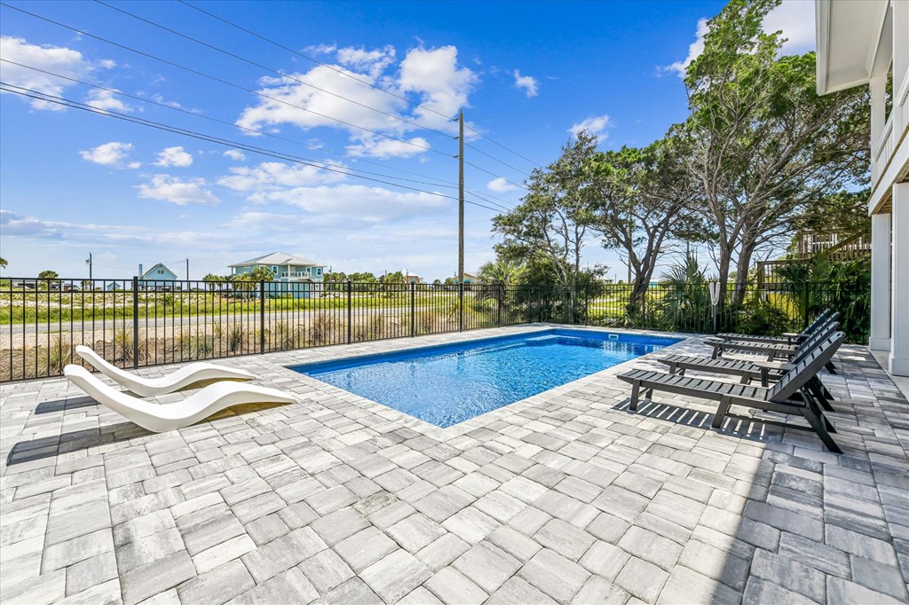 617 W Gulf Beach Dr, St. George Island 32328