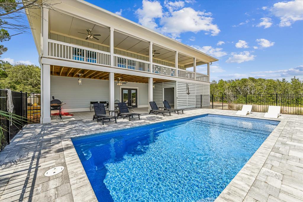 617 W Gulf Beach Dr, St. George Island 32328