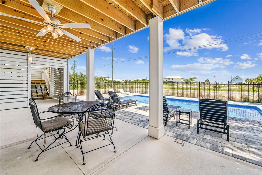 617 W Gulf Beach Dr, St. George Island 32328