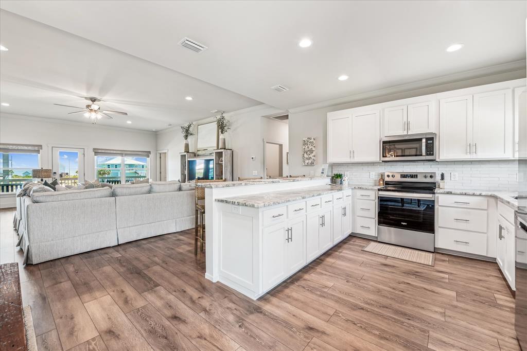 617 W Gulf Beach Dr, St. George Island 32328