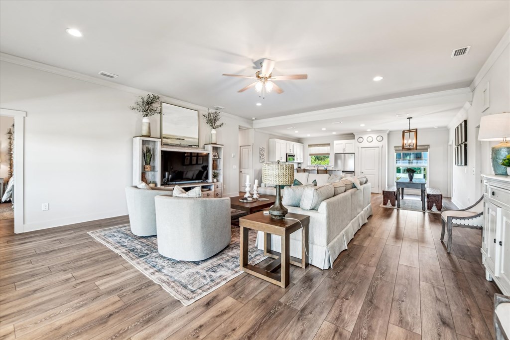 617 W Gulf Beach Dr, St. George Island 32328