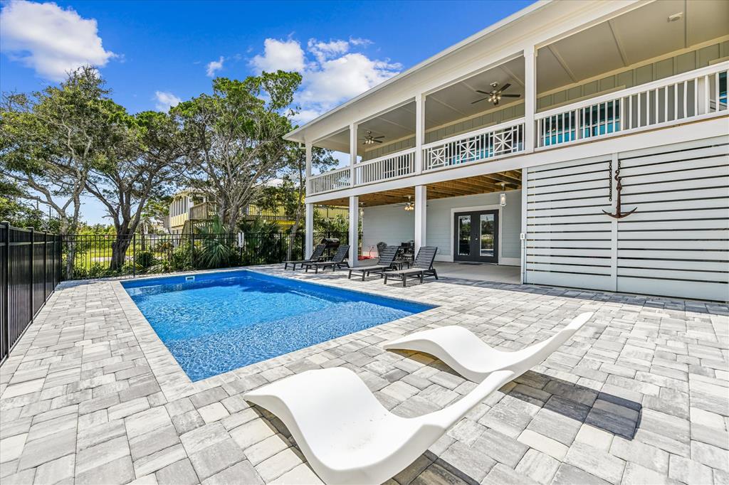 617 W Gulf Beach Dr, St. George Island 32328