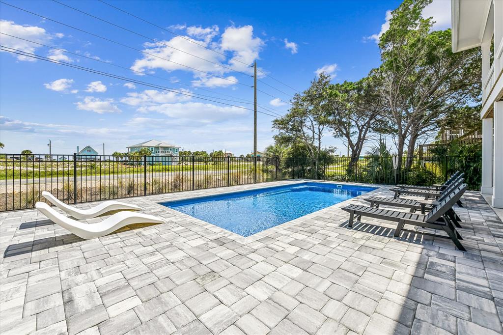 617 W Gulf Beach Dr, St. George Island 32328