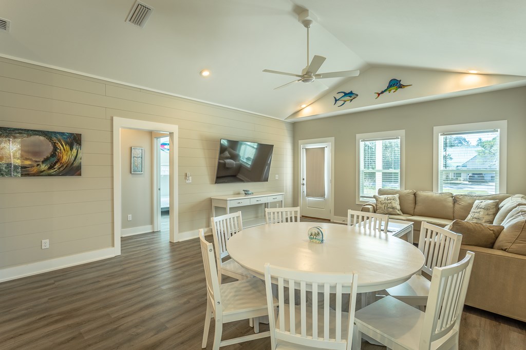 149 Las Brisas Dr, 32328