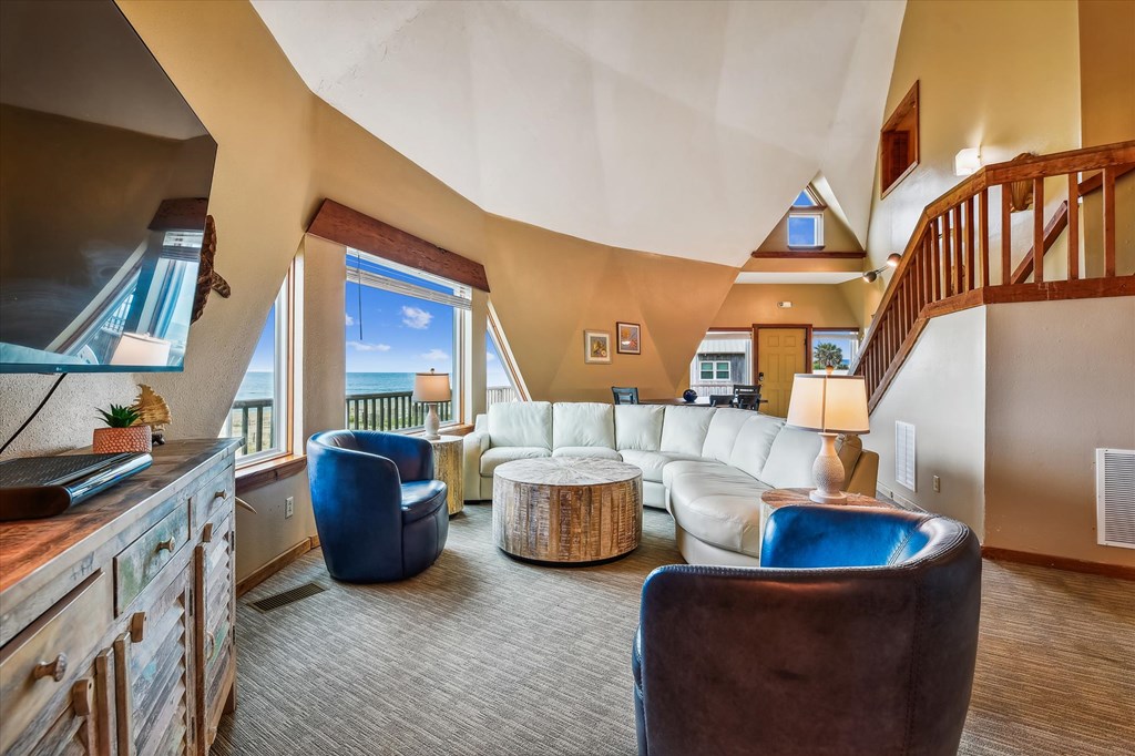 1028 W Gorrie Dr, St. George Island 32328