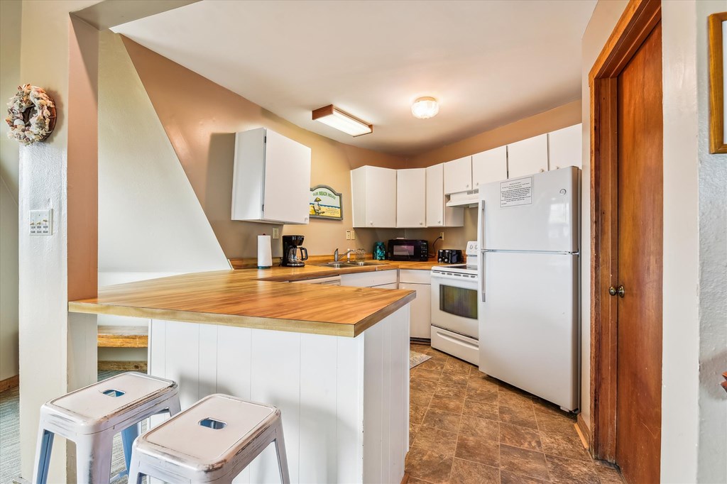 1028 W Gorrie Dr, St. George Island 32328