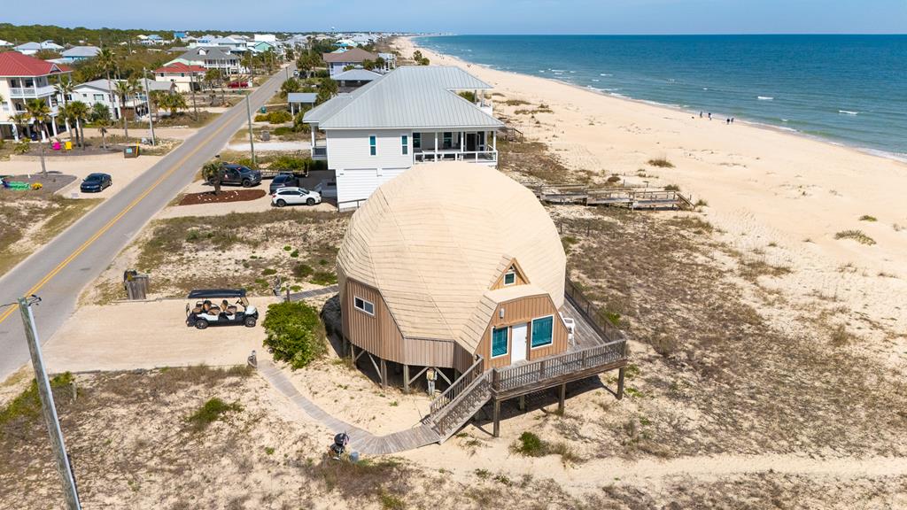 1028 W Gorrie Dr, St. George Island 32328