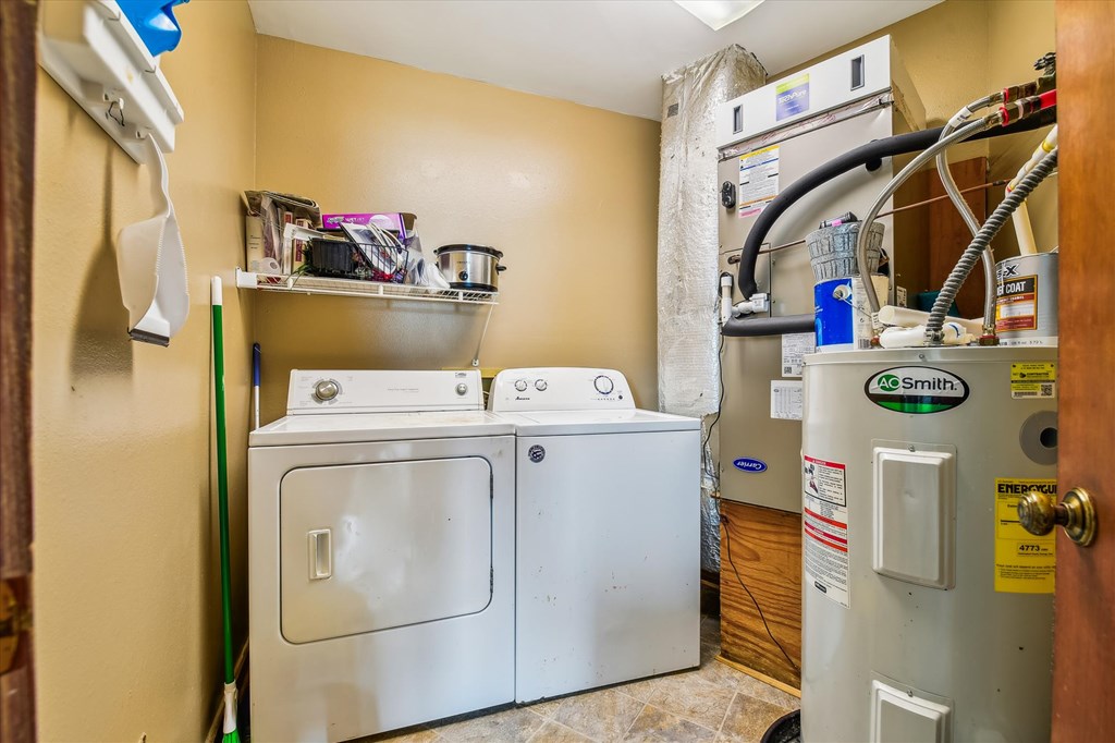 1028 W Gorrie Dr, St. George Island 32328