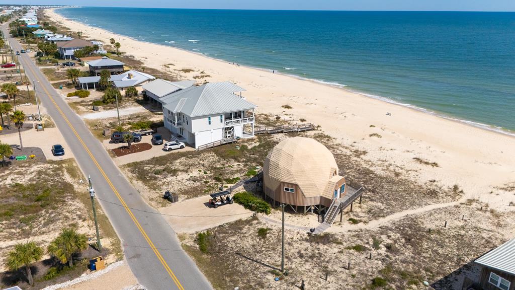 1028 W Gorrie Dr, St. George Island 32328