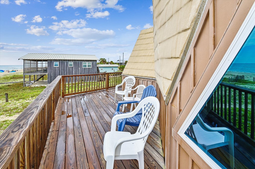 1028 W Gorrie Dr, St. George Island 32328