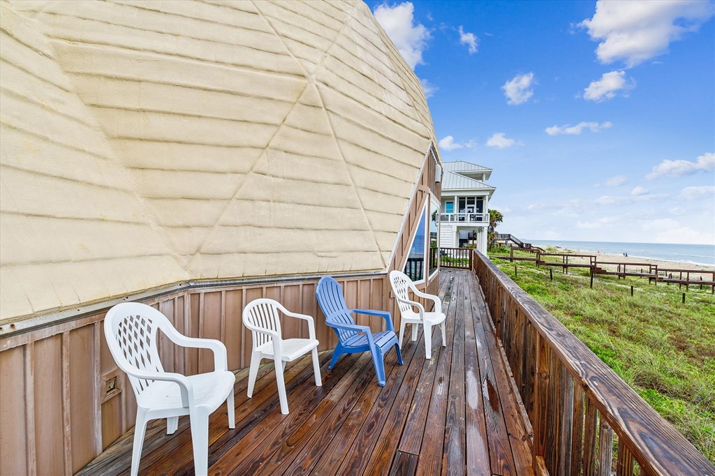 1028 W Gorrie Dr, St. George Island 32328