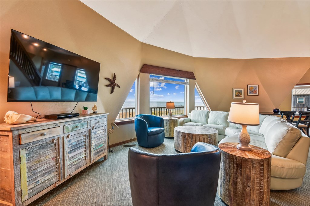 1028 W Gorrie Dr, St. George Island 32328