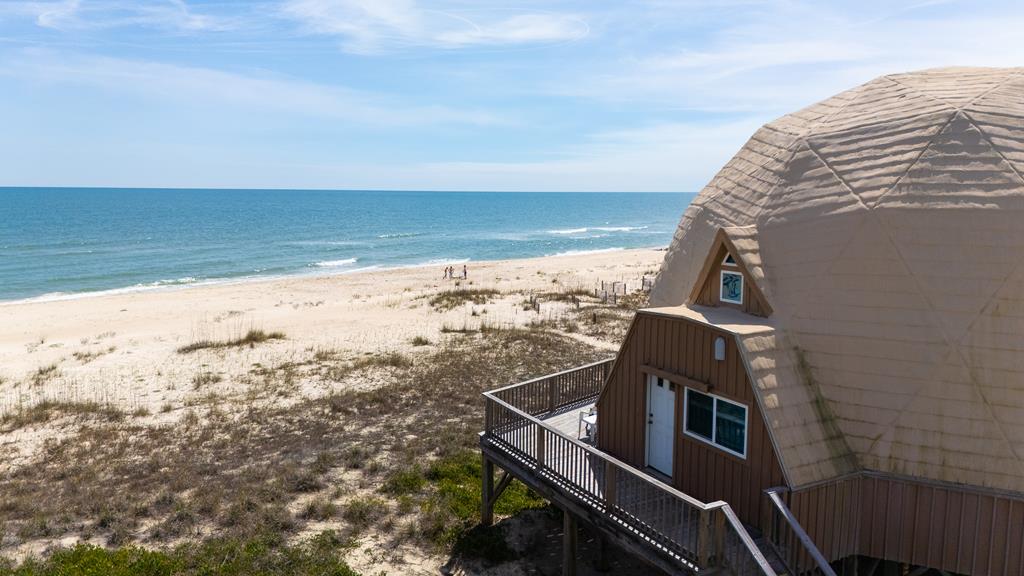 1028 W Gorrie Dr, St. George Island 32328