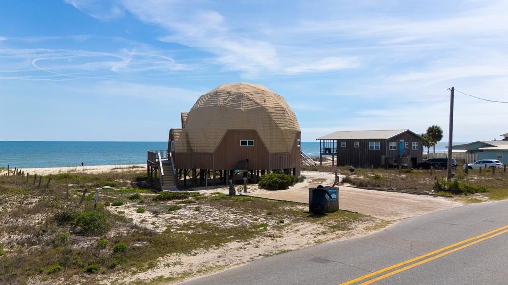 1028 W Gorrie Dr, St. George Island 32328