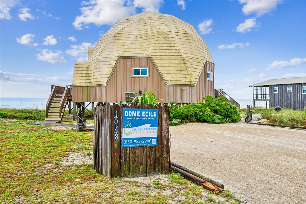 1028 W Gorrie Dr, St. George Island 32328