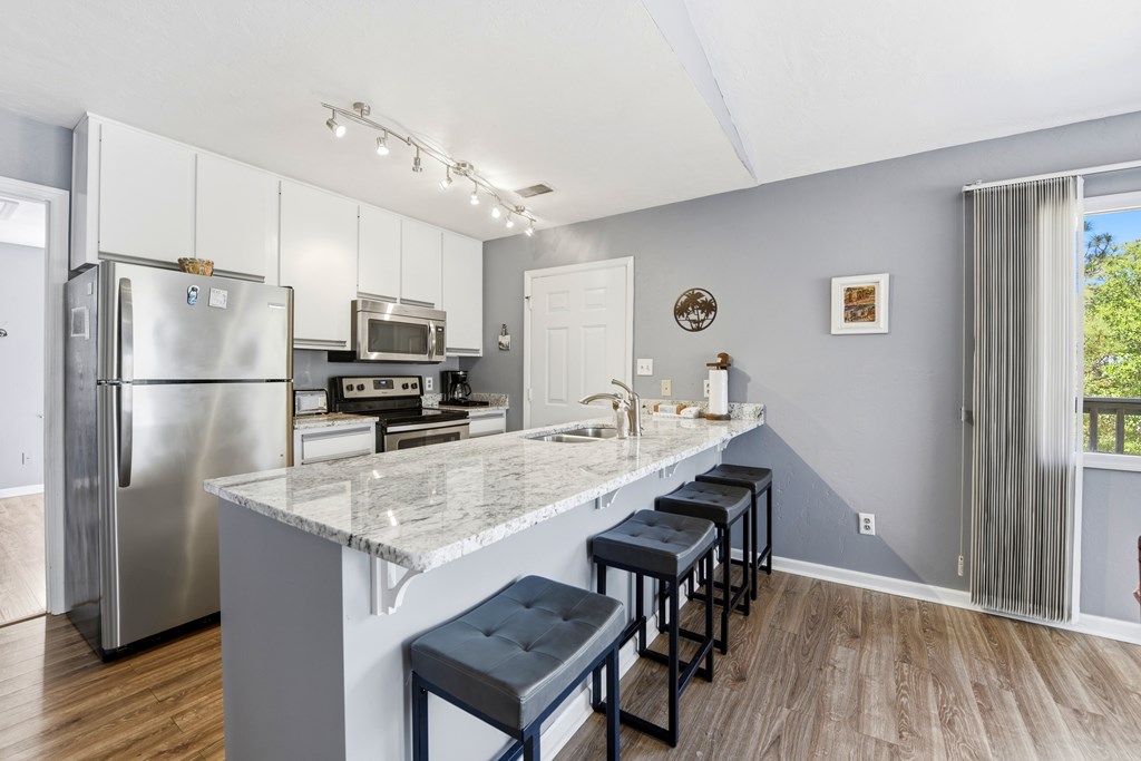 1048 W Bay Shore Dr, St. George Island 32328