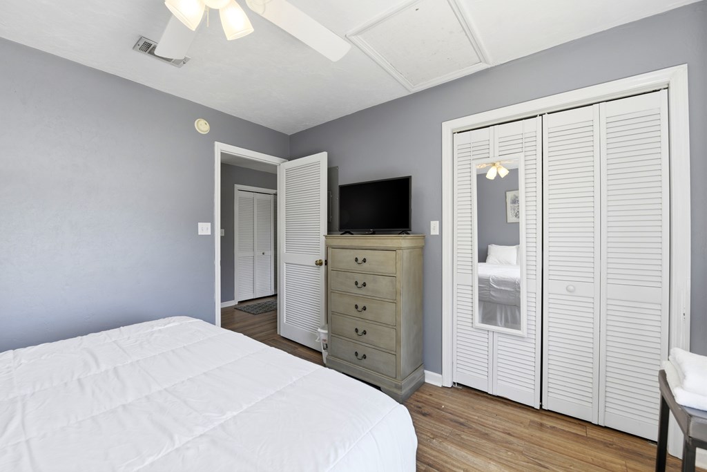 1048 W Bay Shore Dr, St. George Island 32328