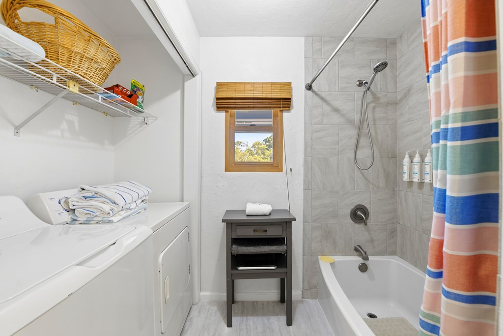 1048 W Bay Shore Dr, St. George Island 32328