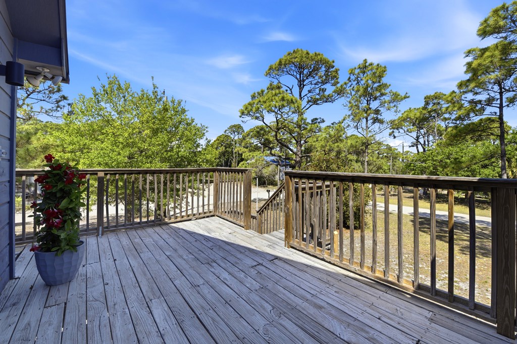 1048 W Bay Shore Dr, St. George Island 32328