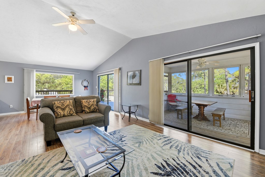 1048 W Bay Shore Dr, St. George Island 32328