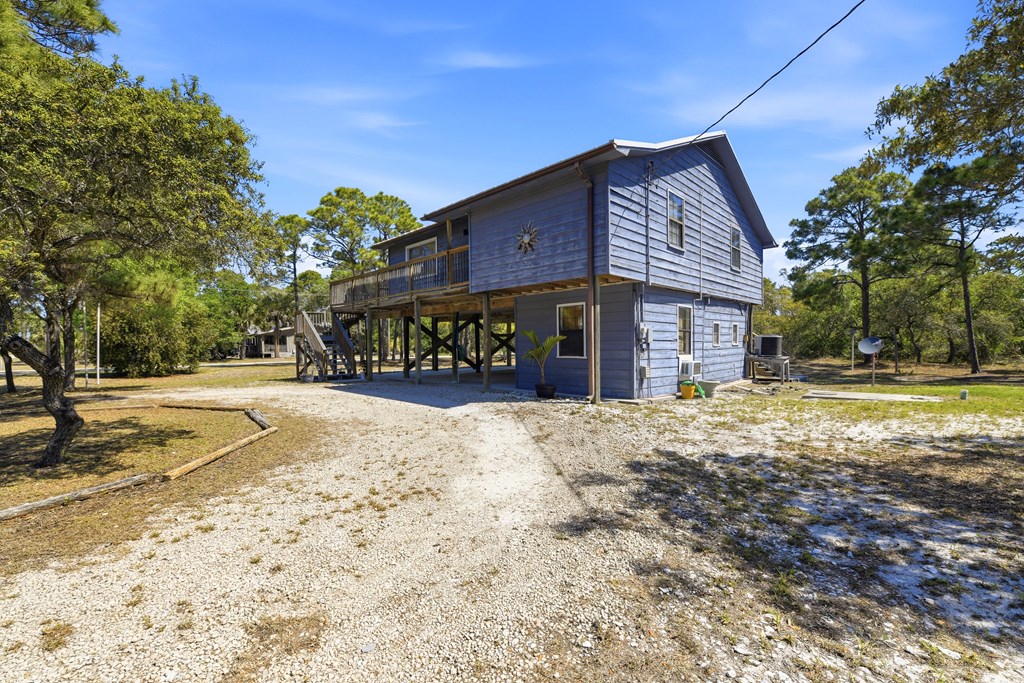 1048 W Bay Shore Dr, St. George Island 32328