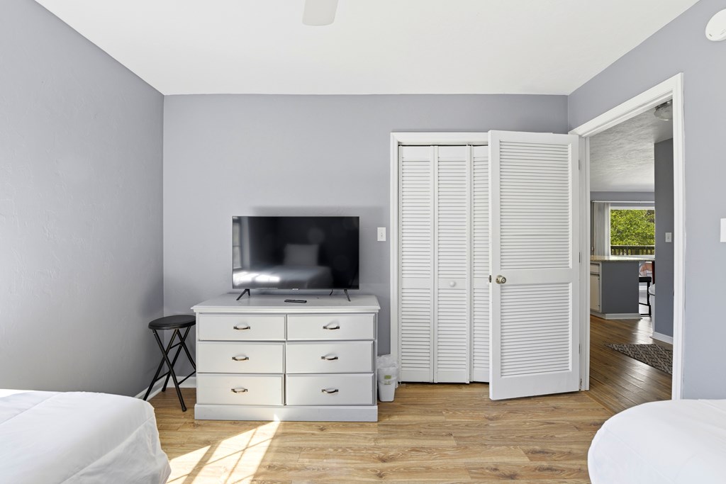 1048 W Bay Shore Dr, St. George Island 32328