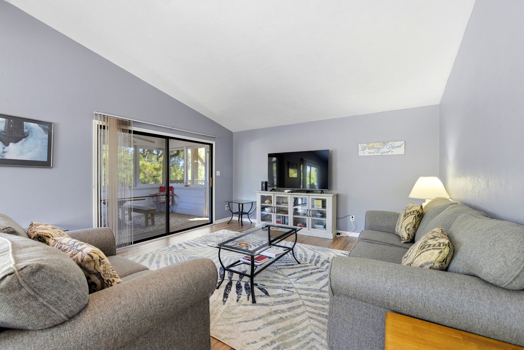 1048 W Bay Shore Dr, St. George Island 32328