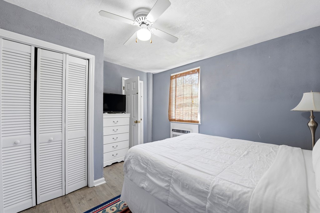 1048 W Bay Shore Dr, St. George Island 32328