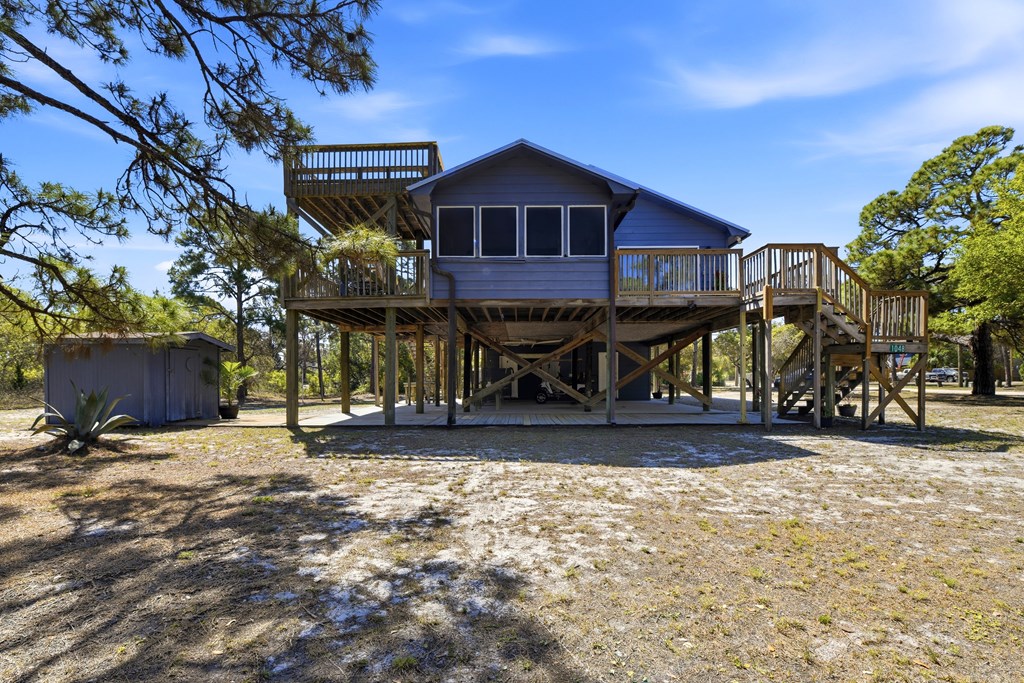 1048 W Bay Shore Dr, St. George Island 32328