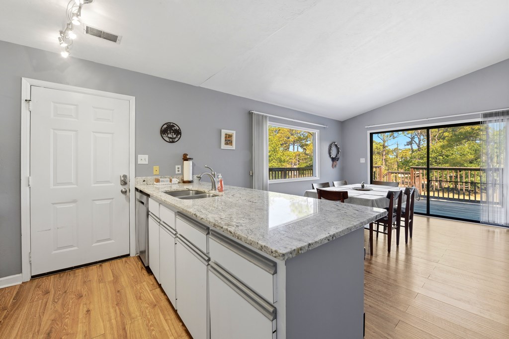 1048 W Bay Shore Dr, St. George Island 32328