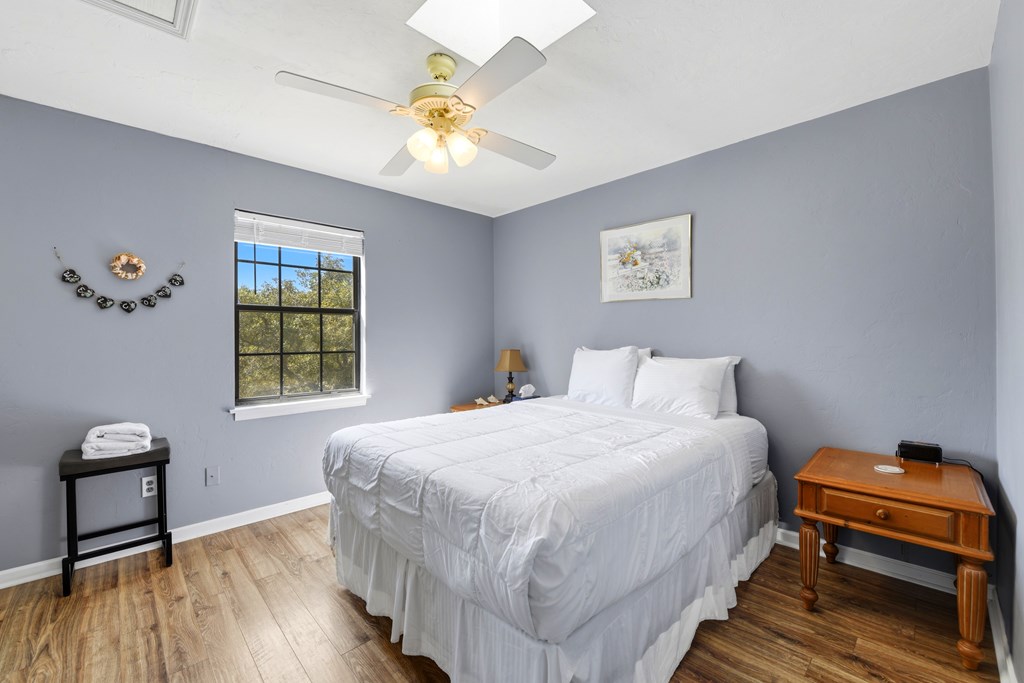 1048 W Bay Shore Dr, St. George Island 32328