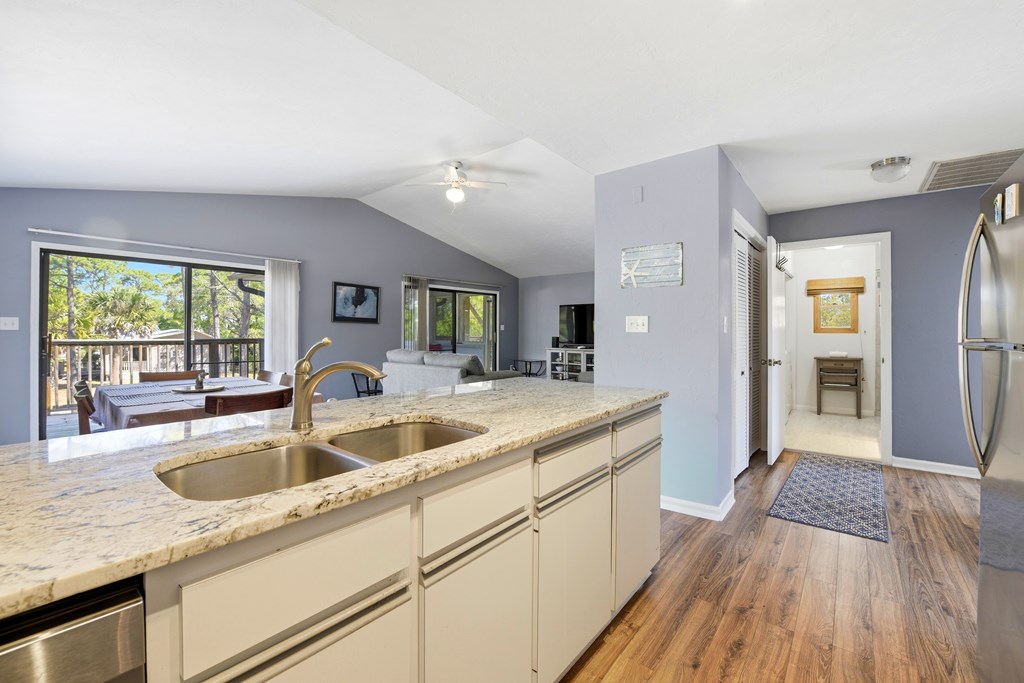 1048 W Bay Shore Dr, St. George Island 32328