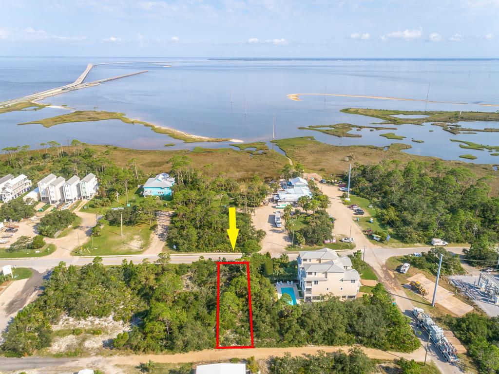 232 E Pine Ave, St. George Island 32328