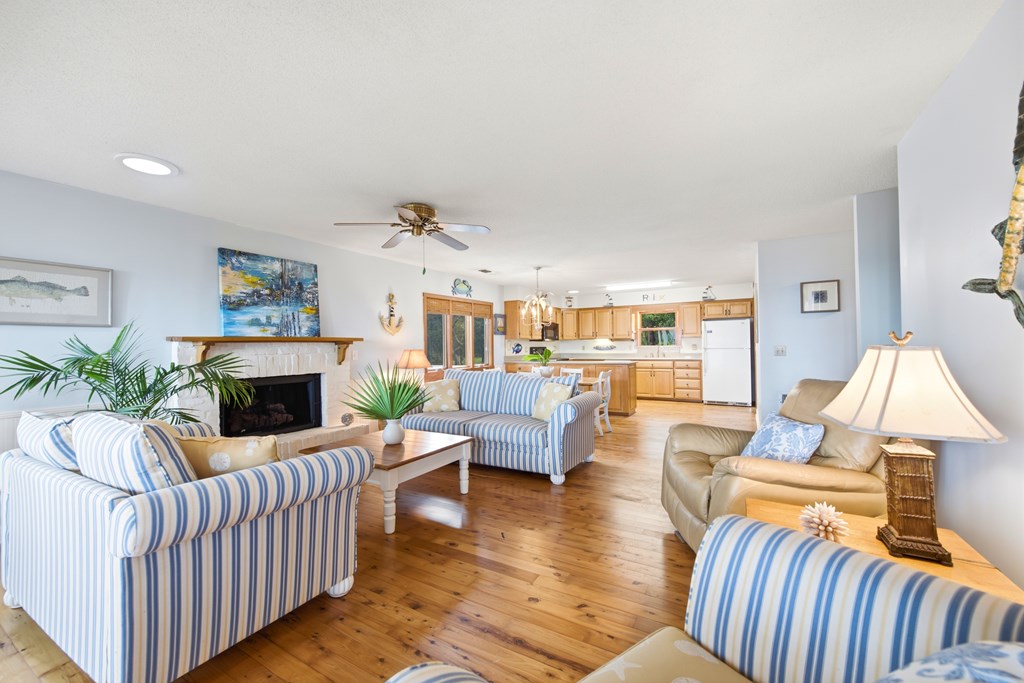 203 N Bay Shore Dr, 32328