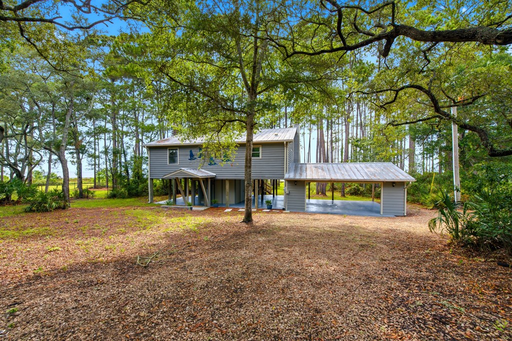 203 N Bay Shore Dr, 32328