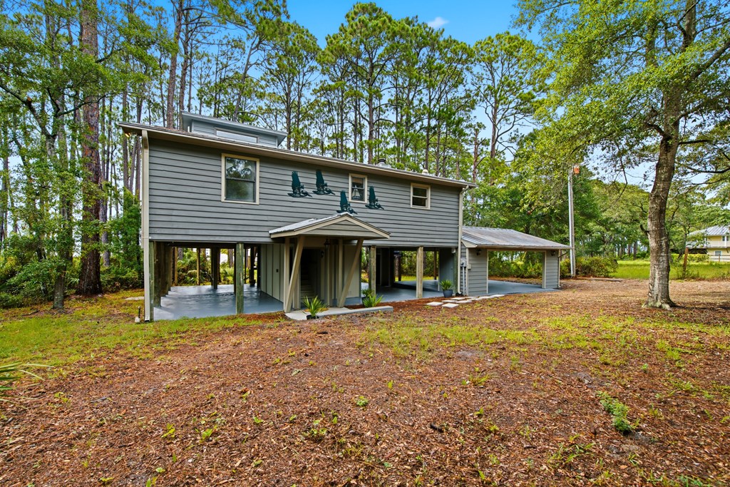 203 N Bay Shore Dr, 32328