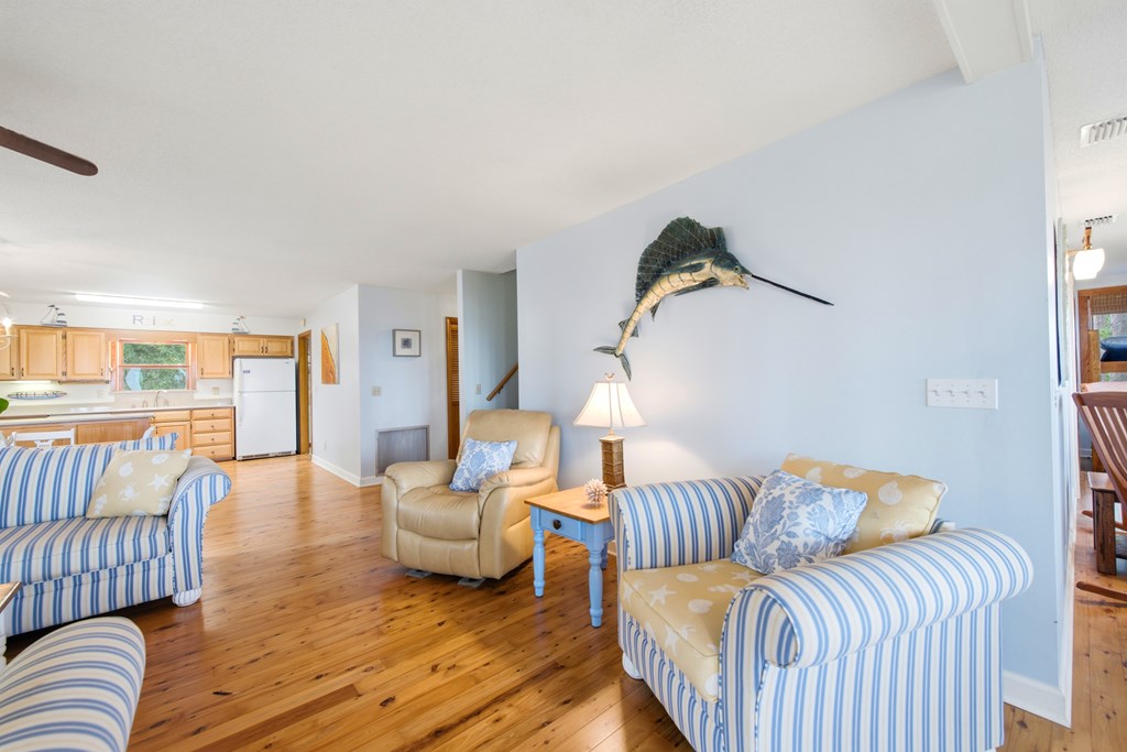 203 N Bay Shore Dr, 32328